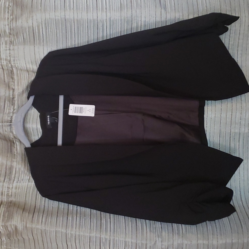 Plus size 2X Torrid black crepe blazer